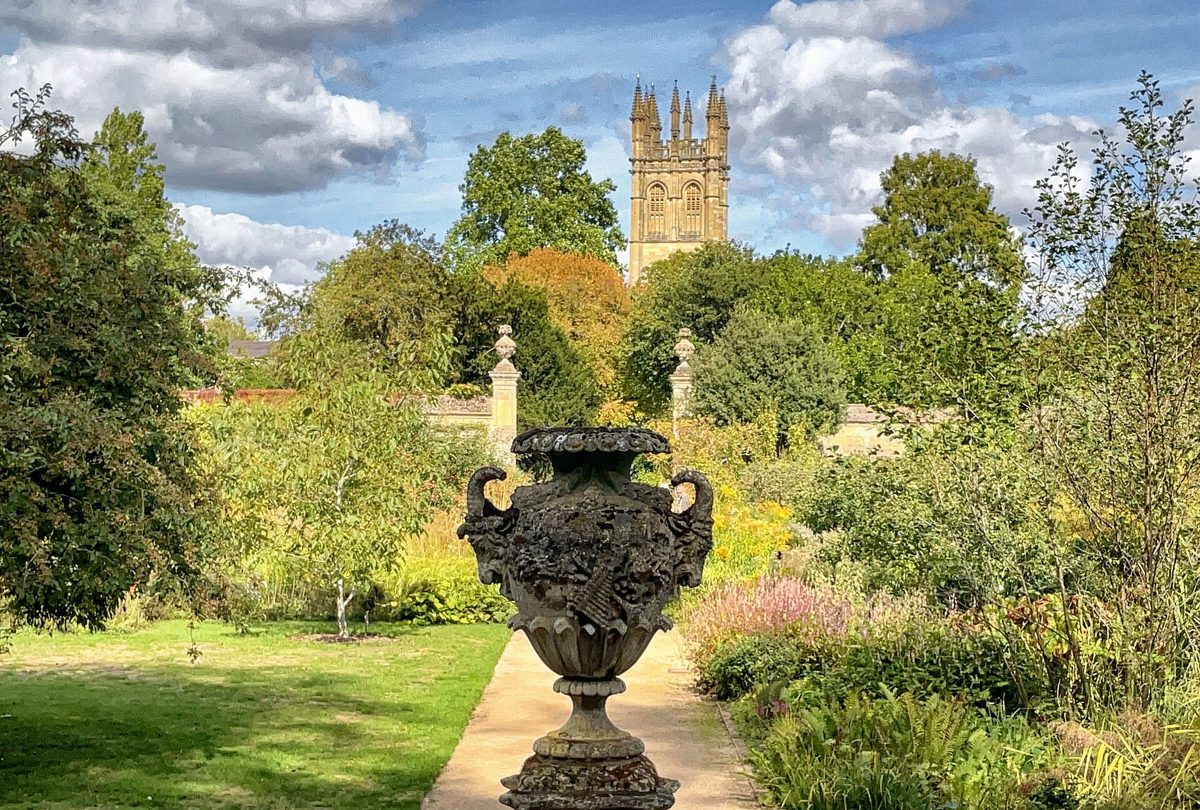 Oxford parks and green spaces - a member's guide